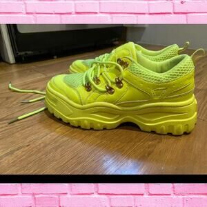 Neon green chunky non sneaky sneakers with matching laces y2k 90s